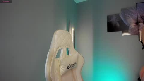 Snapshot of selyn_ chatting on December 11, 2024, 12:55 pm Selyn online show from December 11, 2024, 12:55 pm