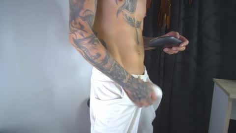 sem_alas online show from April 19, 2026, 1:05 am