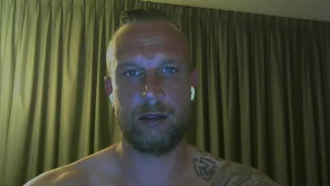 sence08 online show from April 10, 2026, 12:05 am