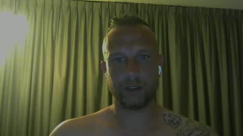 sence08 online show from April 23, 2026, 10:34 pm