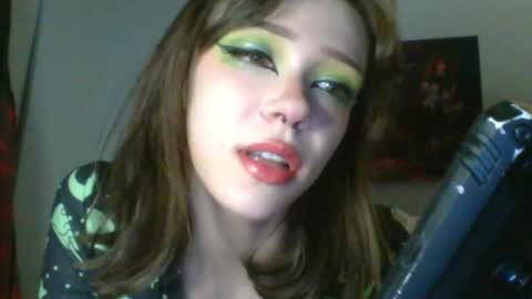 goddess esme  online show from January 19, 2025, 12:17 am