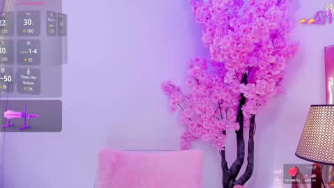 Sennia online show from February 6, 2025, 5:40 pm