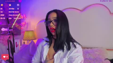 Sennia online show from October 9, 2025, 2:59 pm