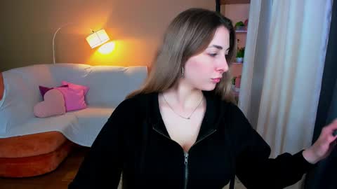 sensitiveheartt online show from September 14, 2025, 11:42 am