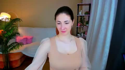 sensitiveheartt online show from October 16, 2025, 7:48 pm