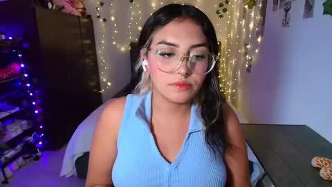 Camille and sophie online show from December 21, 2025, 11:23 pm