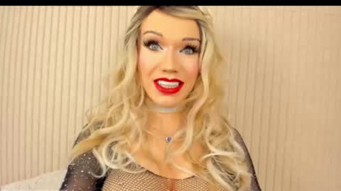 Mia online show from January 24, 2025, 7:49 pm