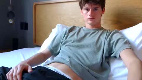 Cam online show from February 24, 2026, 10:52 pm