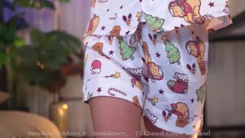 Maria- OF sensual bee online show from December 21, 2025, 1:35 am