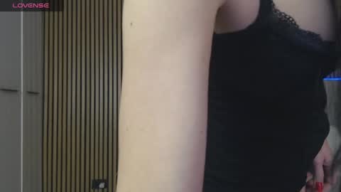 Snapshot of sensualhallie chatting on May 17, 2026, 1:51 pm Hallie online show from May 17, 2026, 1:51 pm