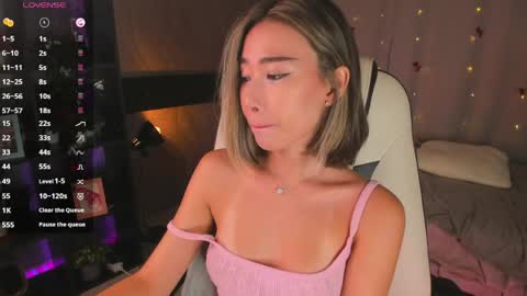Kiki online show from May 10, 2026, 3:17 pm