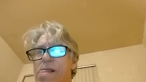 senualallnight online show from September 10, 2025, 7:08 am