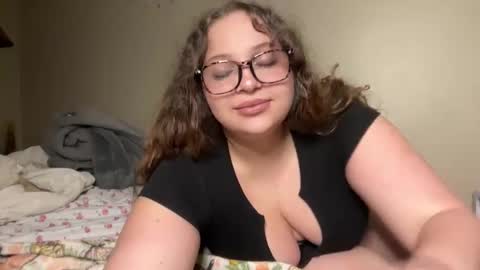 Snapshot of seraphinavelvet chatting on May 23, 2026, 7:07 pm Seraphina online show from May 23, 2026, 7:07 pm