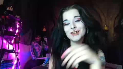 Seraphin Munster online show from November 4, 2025, 7:02 pm