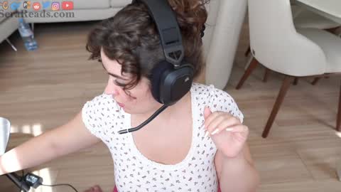 SeraReads online show from September 9, 2025, 12:15 pm