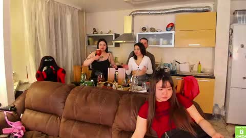 Snapshot of serdron_ chatting on April 30, 2026, 8:57 pm Alisha Kevin online show from April 30, 2026, 8:57 pm