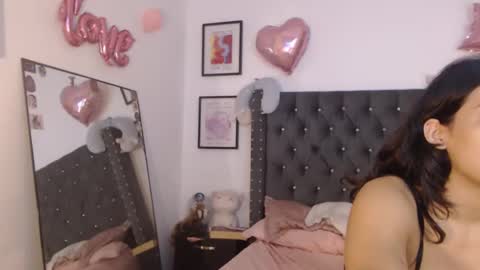 sararoussee online show from March 9, 2025, 1:56 am