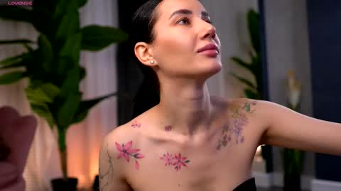 Serena online show from November 27, 2025, 11:01 am