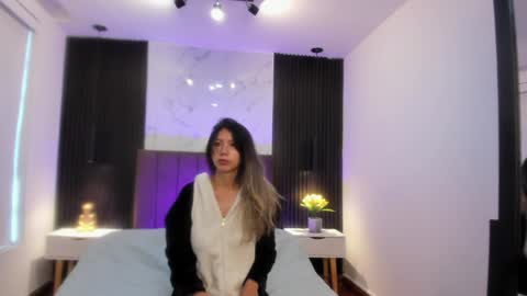 Serene online show from December 19, 2024, 3:08 pm