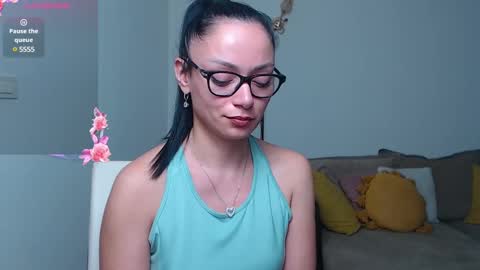 SereneSophi online show from February 6, 2025, 7:45 am