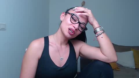 SereneSophi online show from March 5, 2025, 8:32 pm