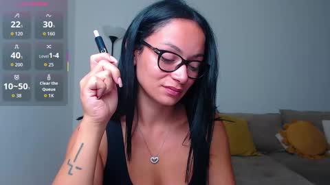 SereneSophi online show from September 26, 2025, 5:22 am