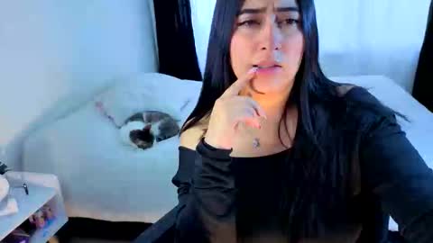 Serenna Cruz online show from October 17, 2025, 9:17 pm