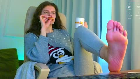 Hey Guys and Girls non-binary personalities  Im Sereta online show from December 14, 2024, 10:56 am