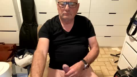 serge8413 online show from December 10, 2024, 12:28 am