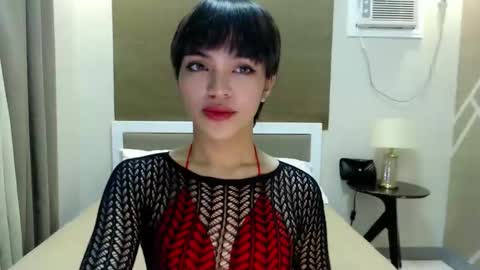 Bella online show from September 26, 2025, 5:06 pm