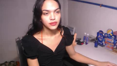 Bella online show from November 1, 2025, 7:27 pm