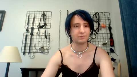 Servile Sarah online show from June 9, 2026, 11:05 pm