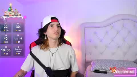 sett_and_gwen online show from December 16, 2024, 9:20 pm