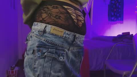 Alexis online show from October 19, 2025, 5:41 am