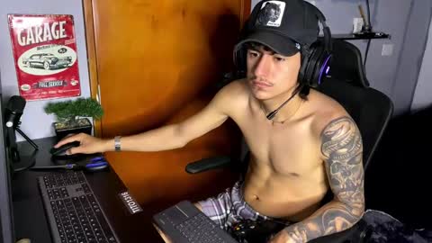 sex_love_sweat online show from February 2, 2026, 6:39 pm