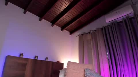 ... Camila ... online show from February 26, 2025, 4:35 pm