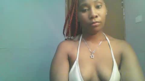 Snapshot of sexie_curvie chatting on February 18, 2025, 12:39 pm Maggie online show from February 18, 2025, 12:39 pm