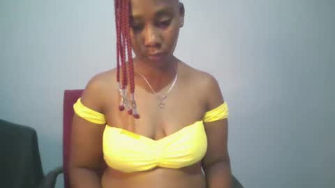 Snapshot of sexie_curvie chatting on March 3, 2025, 4:03 am Maggie online show from March 3, 2025, 4:03 am