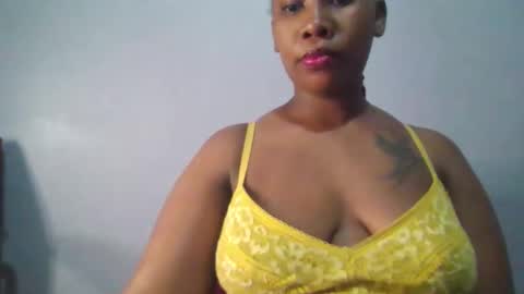 Snapshot of sexie_curvie chatting on September 24, 2025, 6:11 pm Maggie online show from September 24, 2025, 6:11 pm