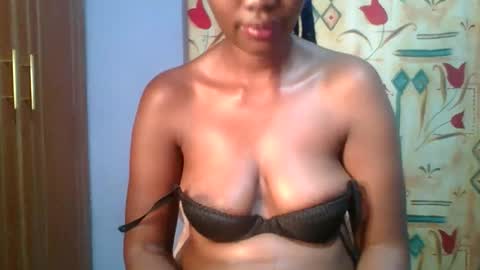 Snapshot of sexie_curvie chatting on November 14, 2025, 8:18 pm Maggie online show from November 14, 2025, 8:18 pm