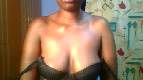 Snapshot of sexie_curvie chatting on November 16, 2025, 1:00 am Maggie online show from November 16, 2025, 1:00 am