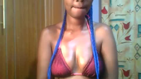 Snapshot of sexie_curvie chatting on December 1, 2025, 10:59 pm Maggie online show from December 1, 2025, 10:59 pm