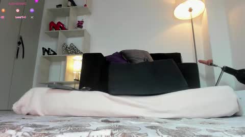 Rosa  online show from October 17, 2025, 1:25 pm