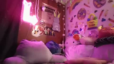 sexiwhiskey699 online show from April 19, 2026, 9:52 am