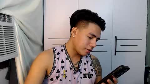 HI I AM JAMESPLEASE LET ME DO SOME HOT SHOWS FOR YOU HERE FOR MY  SCHOOL AND FOR MY FAMILY online show from November 13, 2025, 4:06 pm