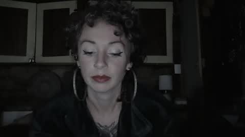 Trixy Rose online show from December 13, 2024, 7:04 am