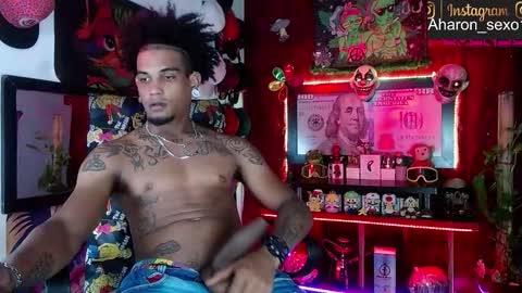 Aharon  ravelo online show from December 14, 2025, 1:11 am