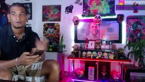 Aharon  ravelo online show from April 7, 2026, 3:07 am