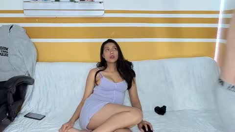 KhidaMilo online show from May 13, 2026, 9:44 pm