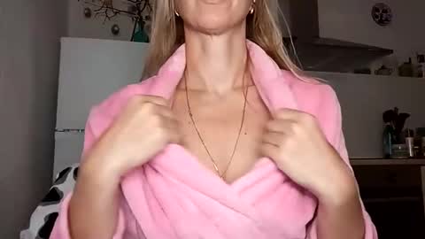 Snapshot of sexualangel chatting on May 10, 2026, 2:17 am Verona online show from May 10, 2026, 2:17 am